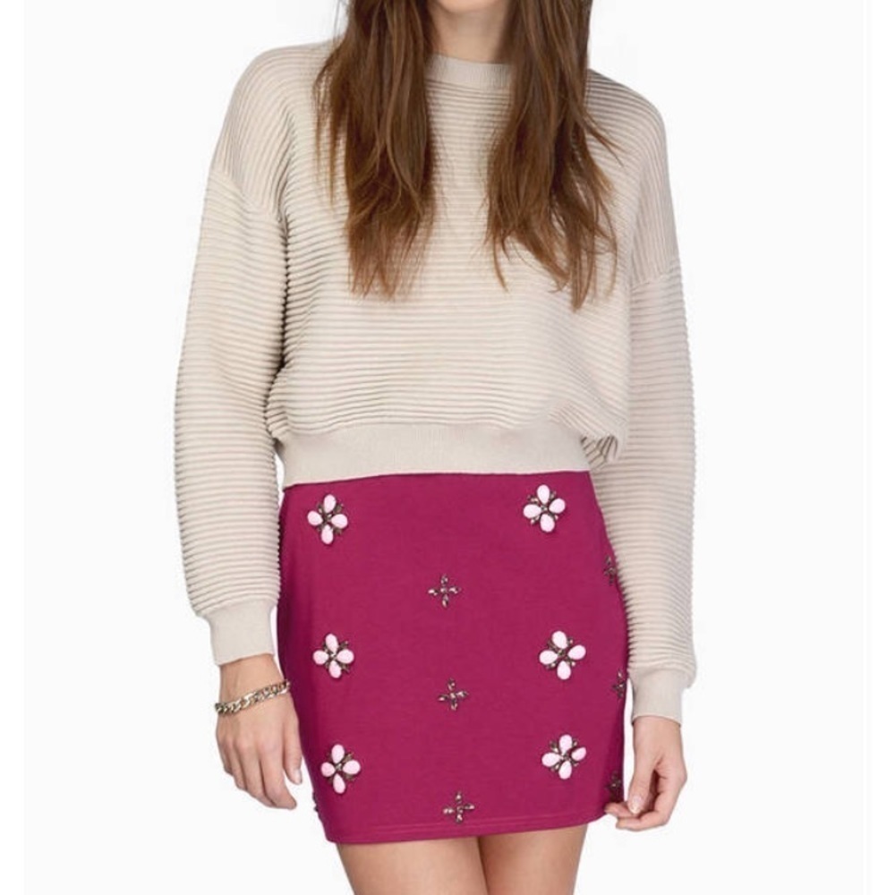 TOBI ILLUMINATE THE SKY SKIRT IN BERRY NWT